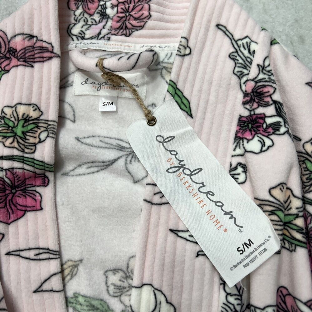 DAYDREAM By Berkshire Home Soft Pink Floral Robe Size S/M - Picture 4 of 9